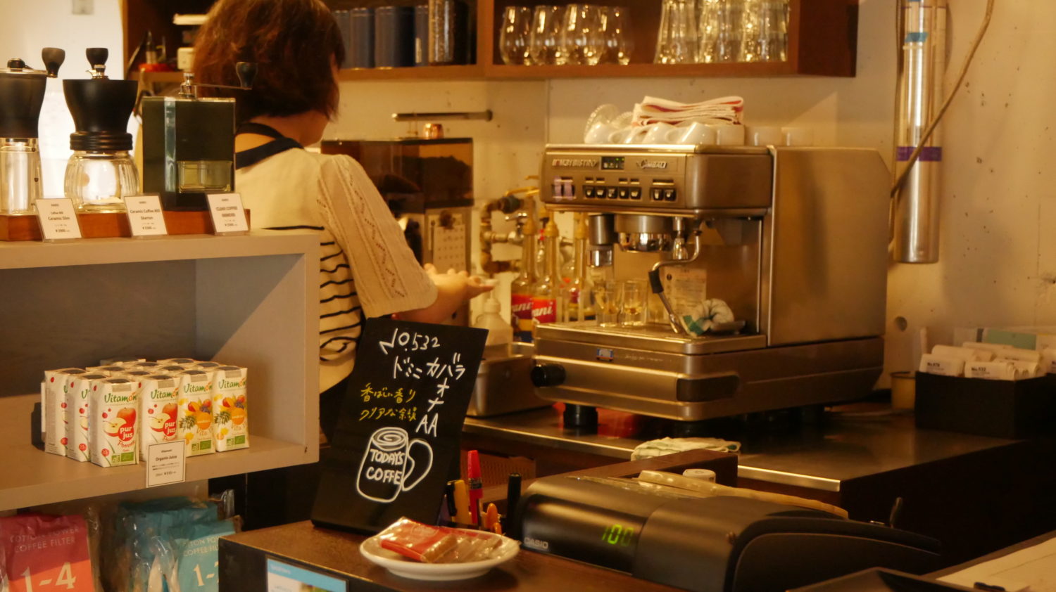 コーヒーボーイPH通り店の店内